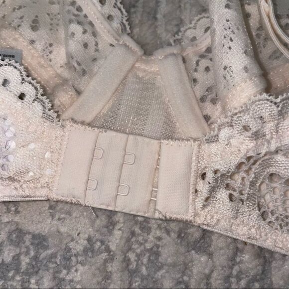 🏷️ 5 for $25 - ASOS Nude Lace Unlined Bra - Picture 5 of 8